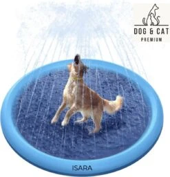 ISARA Hondenzwembad Maat L – 160 Cm – Honden Sproeier – Koelmat Voor Honden – Koelmat Hond – Nieuw Zomerspeelgoed 2023 – Verkoeling Hond – Zomer – Watersproeier – Hondenbad Kunststof – Badje Voor Honden – Hondendouche – Speelmat – TikTok